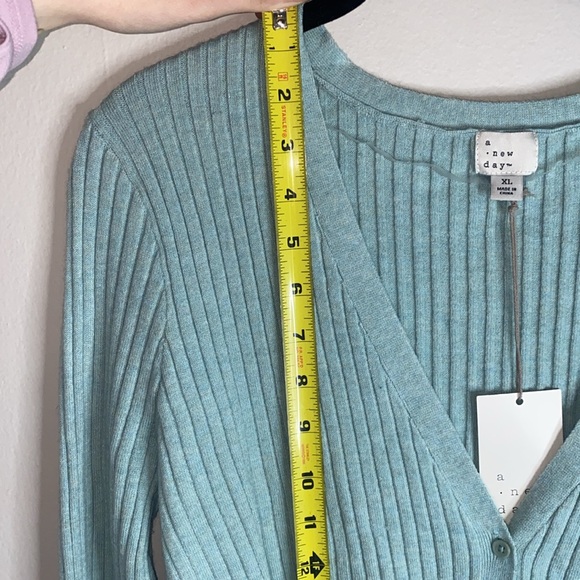 🌵Adorable NWT Women's Fine Gauge Ribbed Button up Cardigan! - Picture 7 of 11